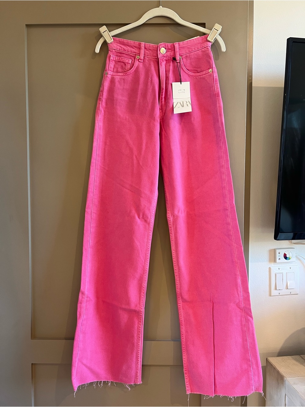 ZARA Bright Pink Wide-Leg Jeans